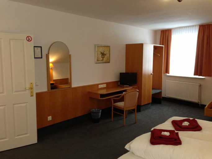 Bedroom 2, Hotel Jagerstuben, Osterholz