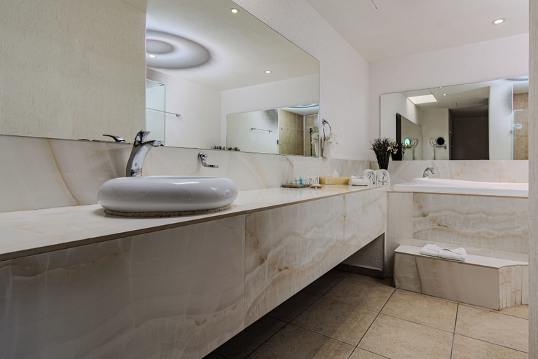 Bathroom 5, Radisson Hotel Cuernavaca, Xochitepec