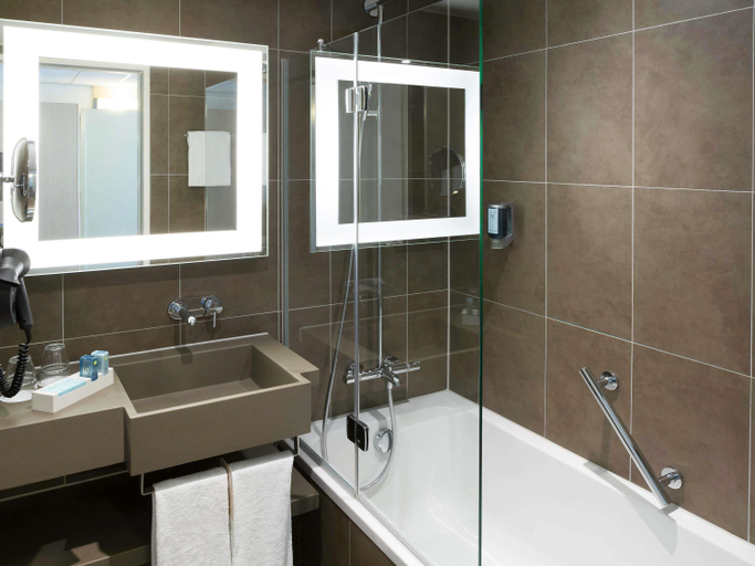 Bathroom 4, Novotel Berlin Mitte, Berlin