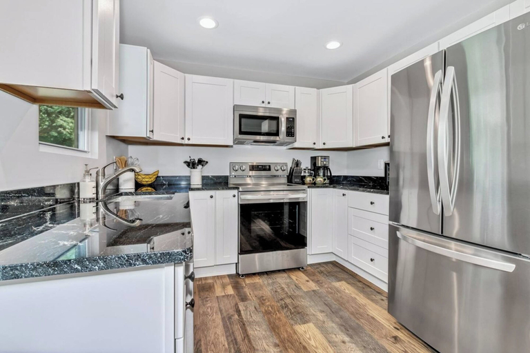 Others 5, Bear Walk Cottage in Black Mountain, Buncombe