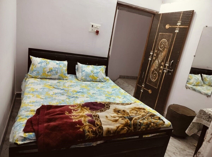 Bedroom 2, Hotel Gayatri Palace, Chandauli