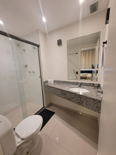 Bathroom, Studio Living Mercure Liberdade, São Paulo