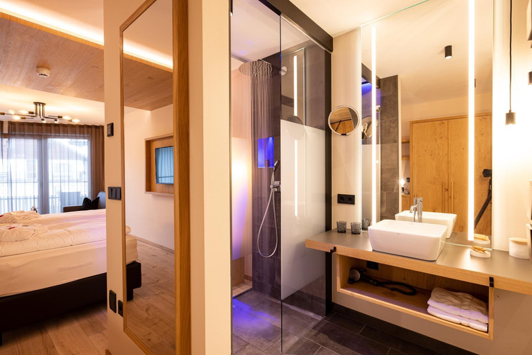 Bathroom 3, Luis & die Buabm - Gasthof Jenesien, Bolzano