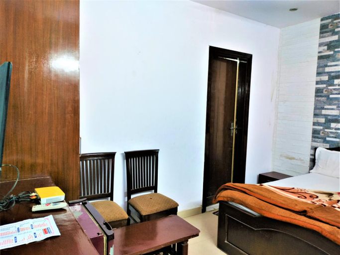 Bedroom 3, Hotel White Palace ( Near to Nizamuddin Railway Station ), Delhi