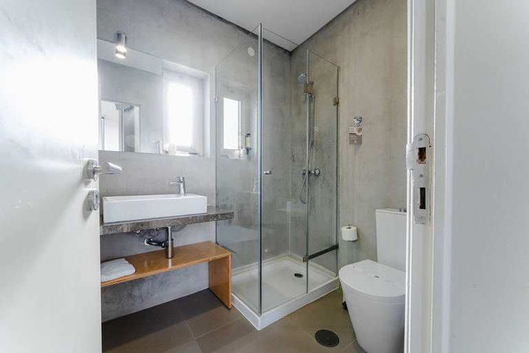 Bathroom 25