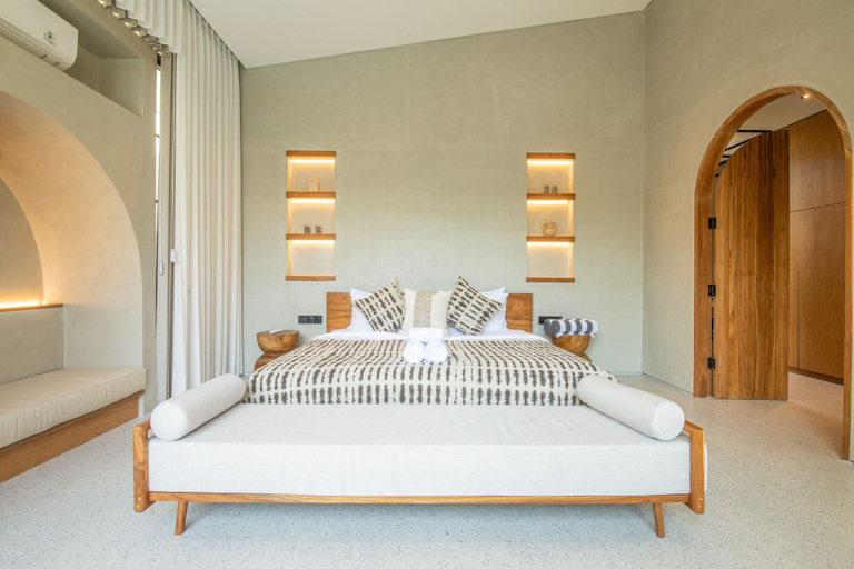 Room 2, Villa Serai 5br to the Beach, Badung