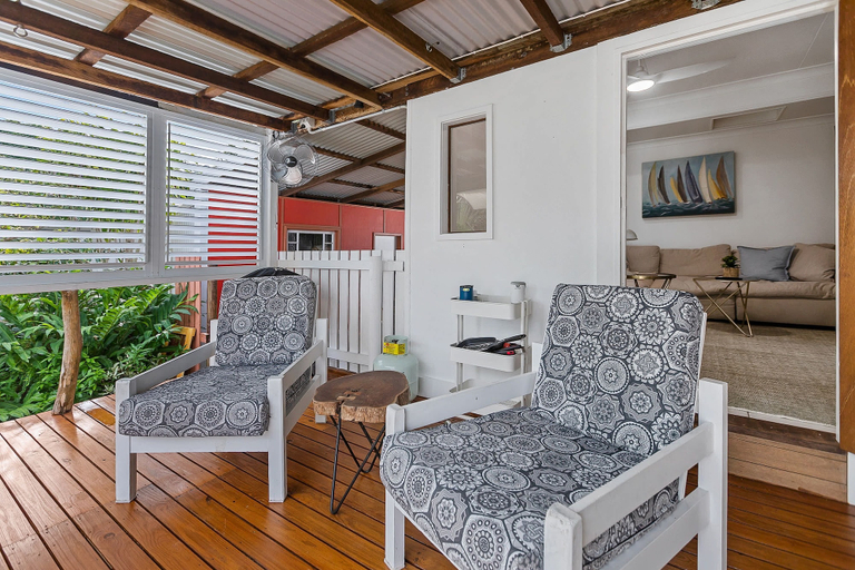 Room 4, Hideout Machans -pool BBQ Beach and Pet Friendly, Cairns