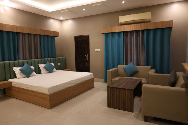 Bedroom 1, River View Resort, Hardwar