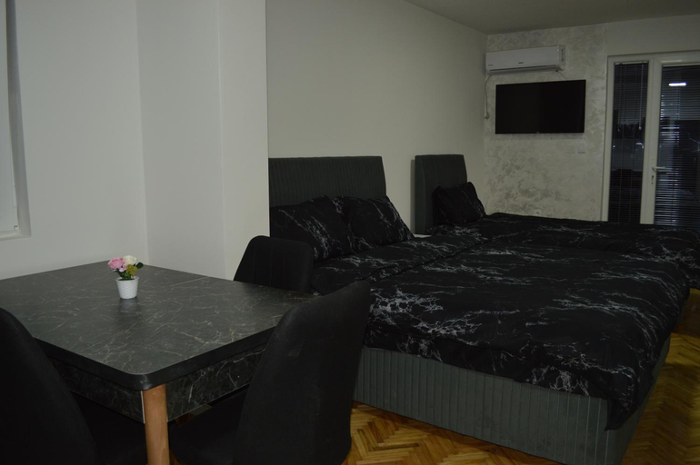 Others 5, Apartman 4 Jovanovski