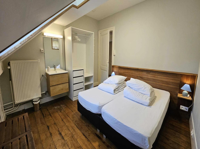 Bedroom 2, Heritage Villa in Spa with Garden, Liège