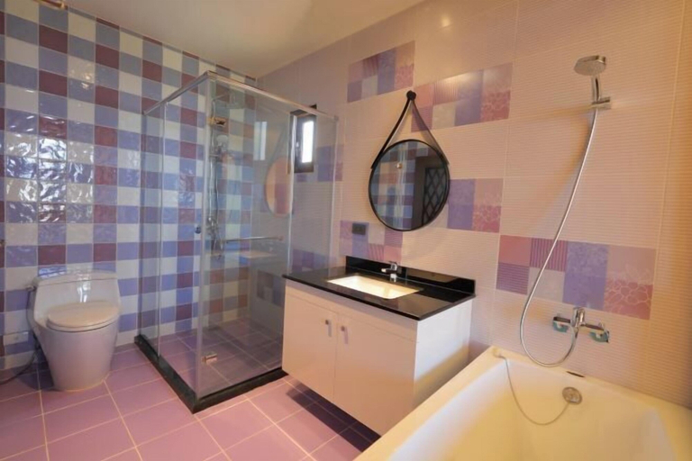 Bathroom 4, Nottingham Ocean Castle B&B, Hualien