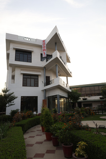 Exterior & Views 2, River View Resort, Hardwar