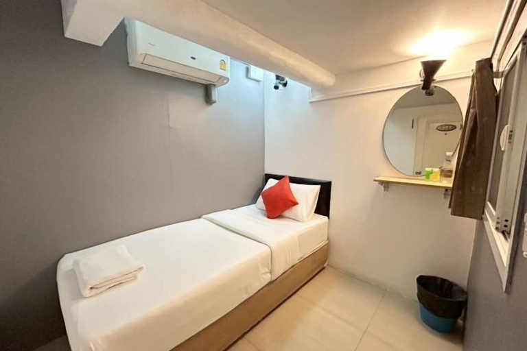 Bedroom 16