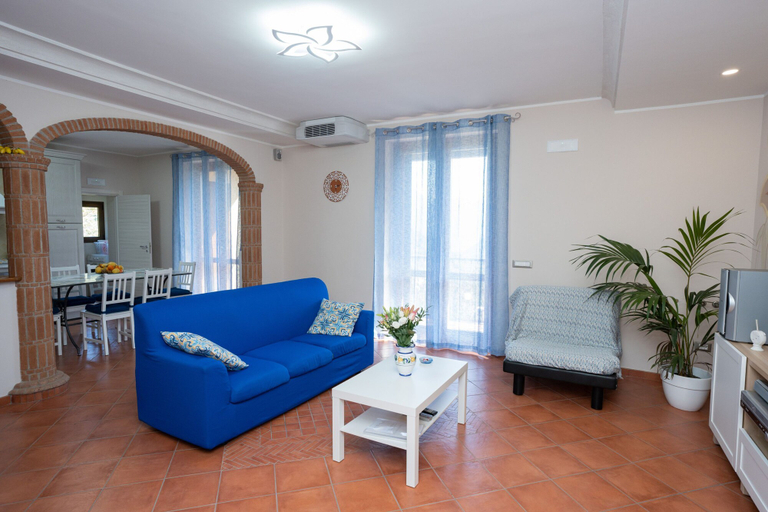 Room 2, Casa Francese Relax - An Oasis of Well-being not far From the sea, Salerno