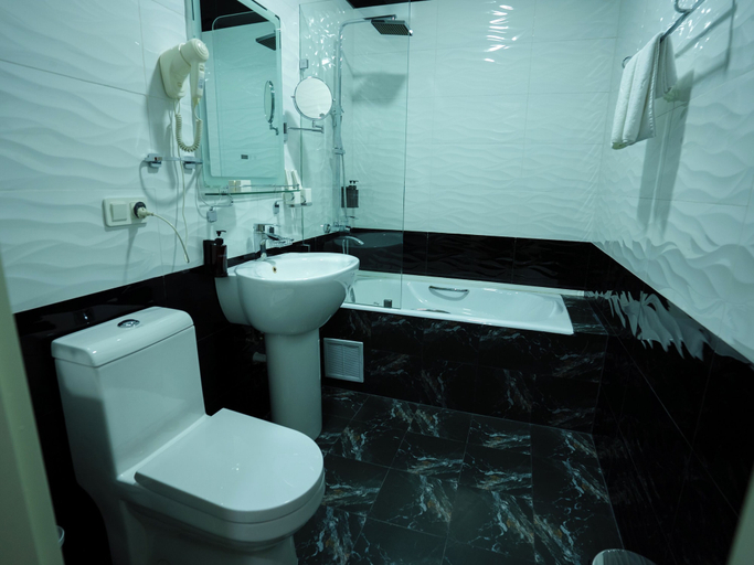 Bathroom 3, Avant Wellness Hotel Tashkent Pool&Spa, Tashkent City