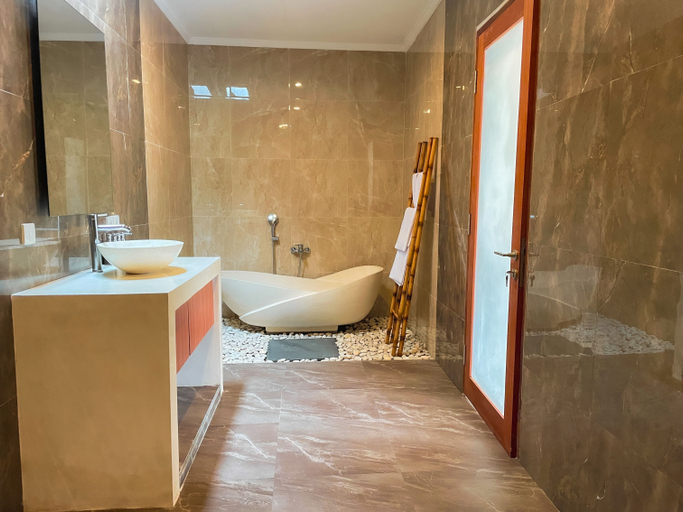 Bathroom 4, Villa Sinergi Seminyak 6, Badung