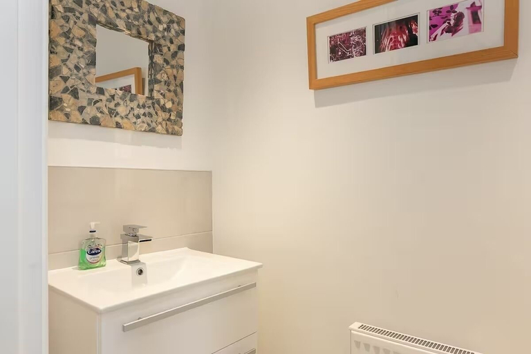Bathroom 3, Cosy 3 Bedroom Home  Bicester Village, Oxfordshire