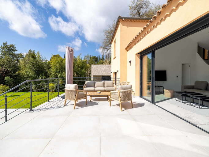 Others 4, Modern Villa with Heated Pool and Garden, Alpes-Maritimes