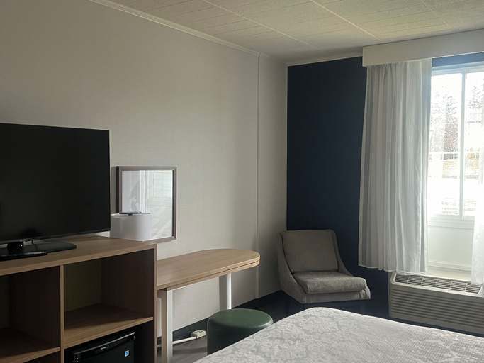 Bedroom 4, Spark by Hilton Lockport, Niagara