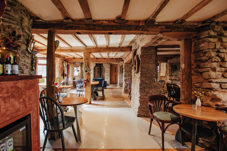 Food & Drinks 4, Hanley House, Worcestershire