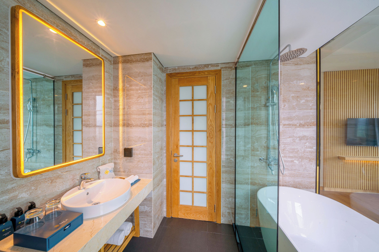 Bathroom 4, Sala Quy Nhon Beach Hotel, Qui Nhơn