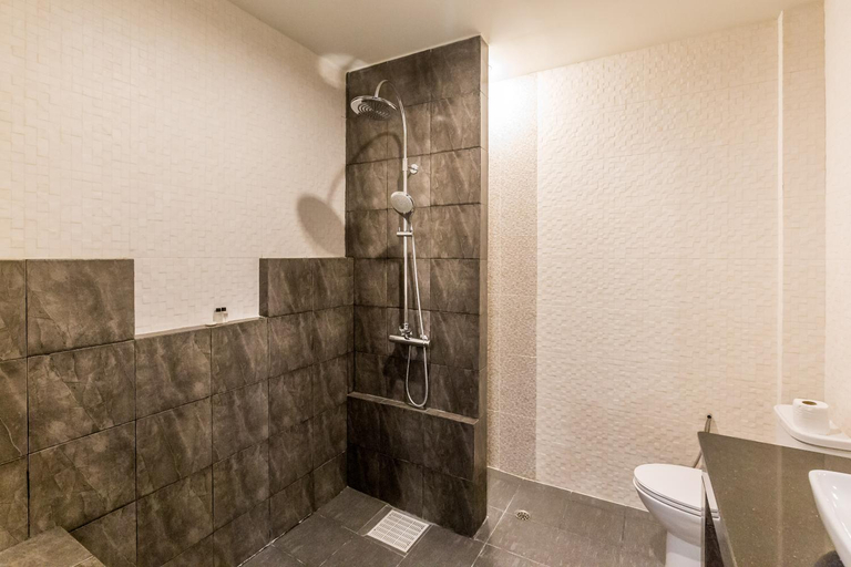 Bathroom 17
