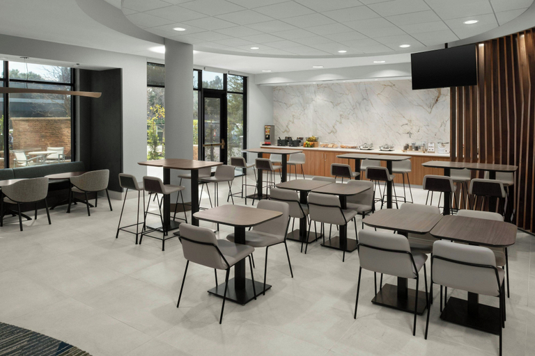 Food & Drinks 4, SpringHill Suites Irvine John Wayne Airport/Orange County, Orange