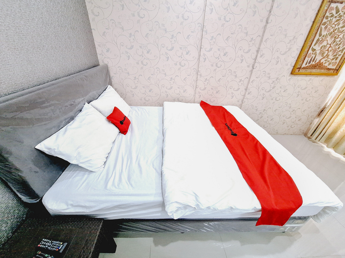 Bedroom 5, RedDoorz Syariah near Lippo Plaza Batu, Malang