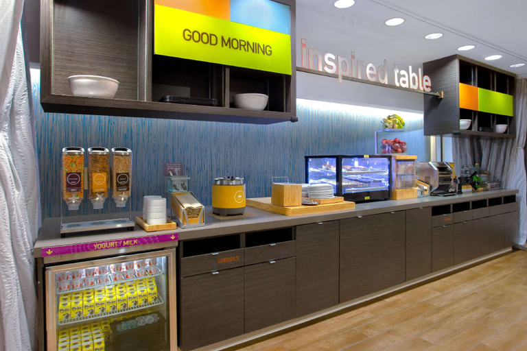 Food & Drinks 5, Home2 Suites by Hilton Omaha West, NE, Douglas