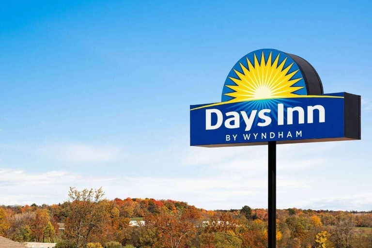 Exterior & Views 2, Days Inn by Wyndham Sulphur Springs, Hopkins