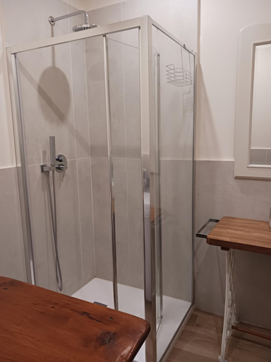 Bathroom 2, The Hemme's Home, Genova