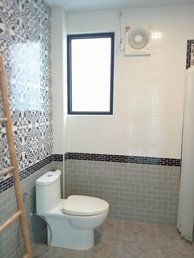 Bathroom 4, Baan Suan San Rak, Muang Buri Ram