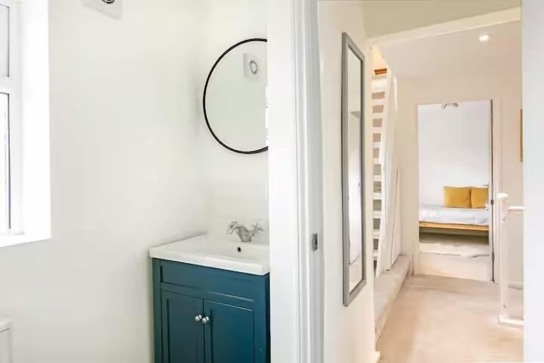 Bathroom 3, Charming 4 Bedroom Home Near Oxford, Oxfordshire