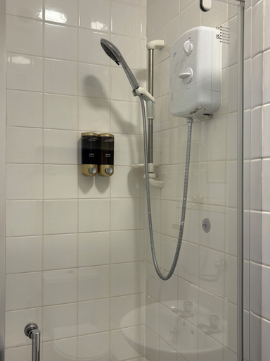 Bathroom 3, Athol House, Douglas