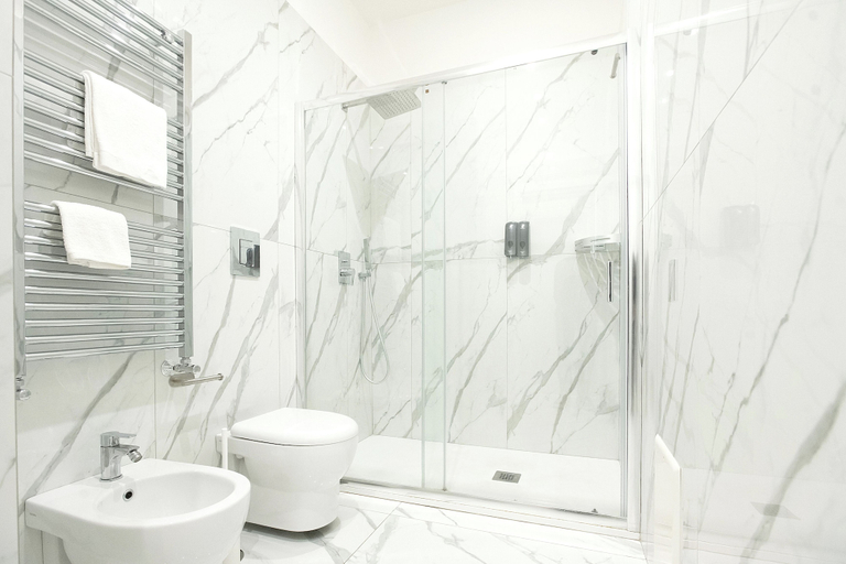 Bathroom 3, Tema Suites, Napoli