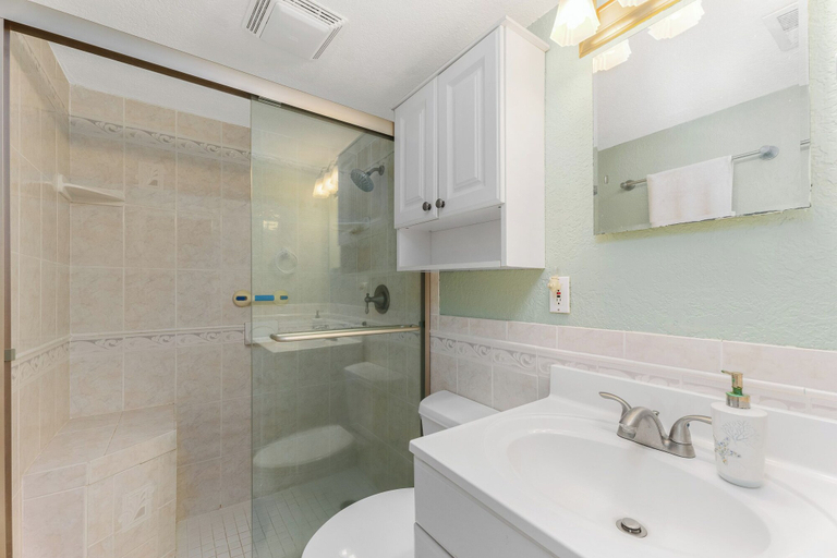 Bathroom, Four Winds by Distinctive Beach Rentals, Saint Johns