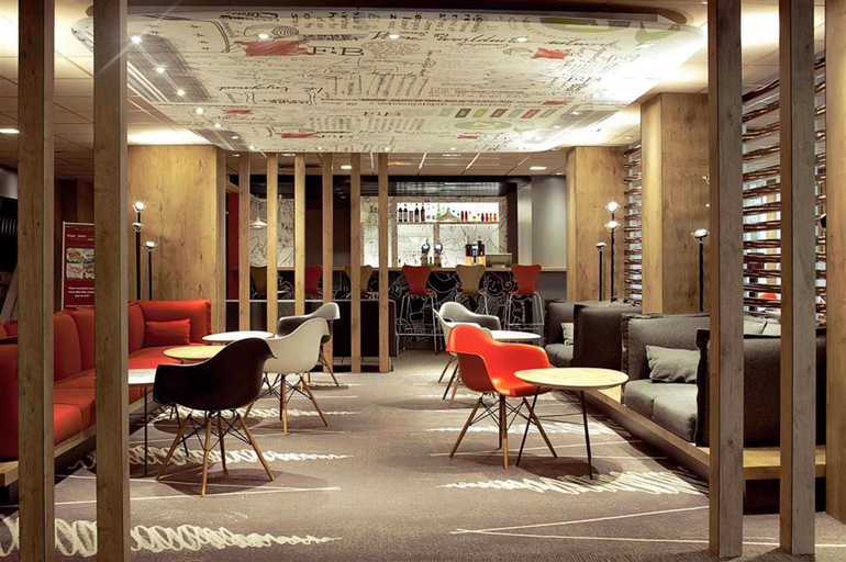 Public Area 4, ibis Paris Porte d'Orléans, Hauts-de-Seine