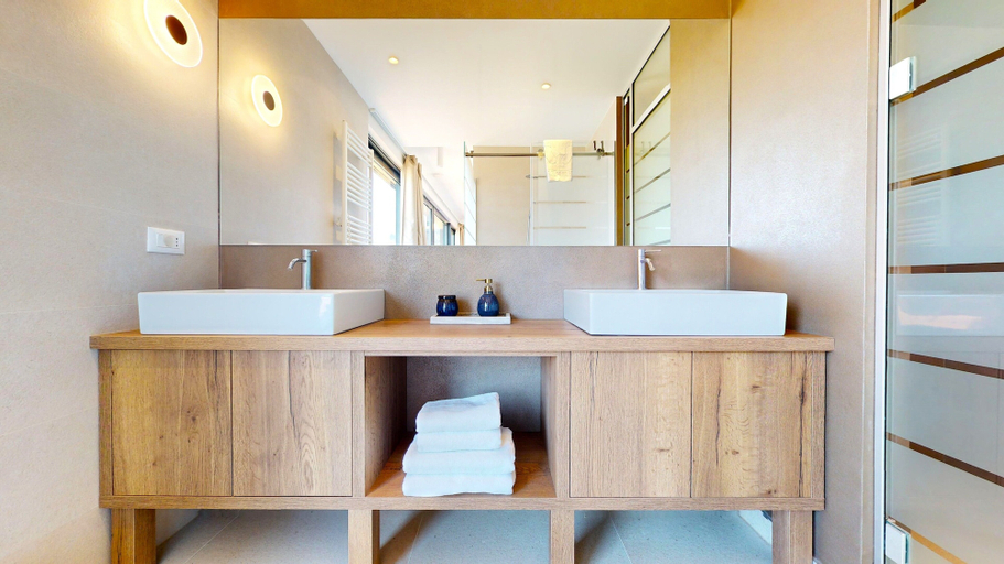 Bathroom 4, Figs and Olives, Primošten