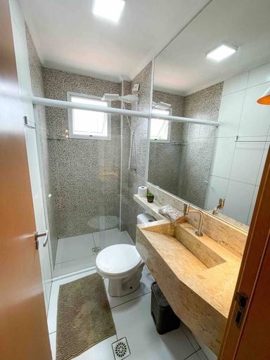 Bathroom, Pé na areia apto c vista mar e piscina, Praia Grande