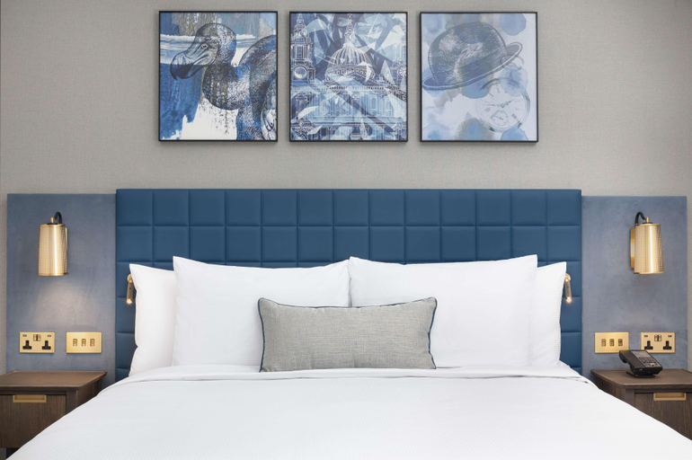 Bedroom 2, St Paul's London Curio Collection, London