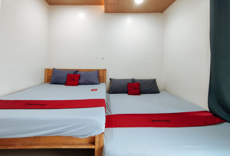 Bedroom 3, RedDoorz near Baguio Night Market, Baguio City