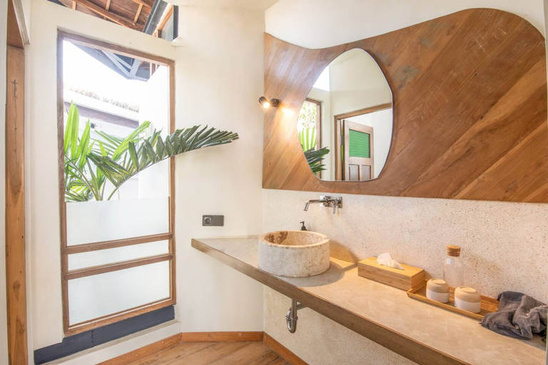 Room 4, BA Villa 8 1 BR Villa 800 to Echo Beac Elegant 1-br Villa With Pool 800m to Echo Beach, Badung