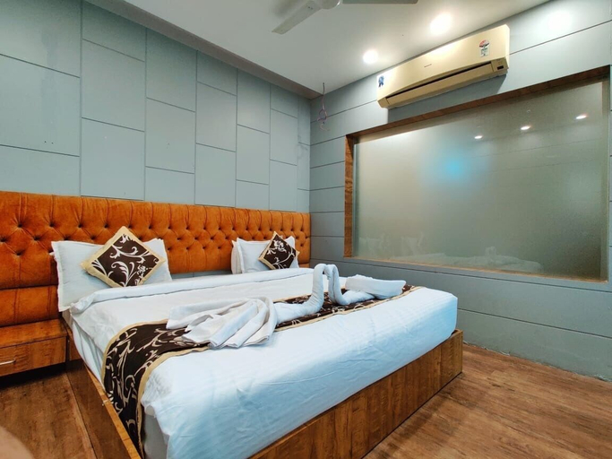 Bedroom 5, Hotel Prashant International, Kachchh