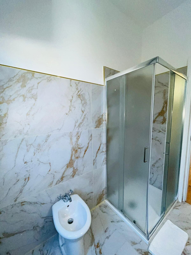Bathroom 5, Prime Rooms Della Loggia, Florence
