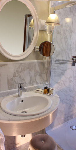 Bathroom 5, Hotel Villa Cappugi, Pistoia