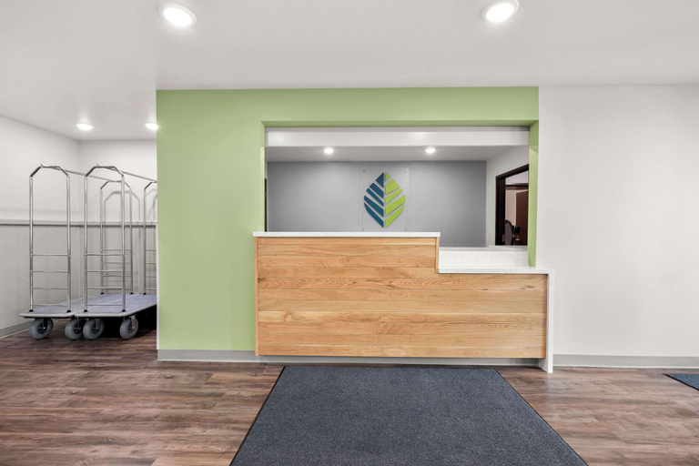 Public Area 2, Woodspring Suites Huntsville - Research Park, Madison
