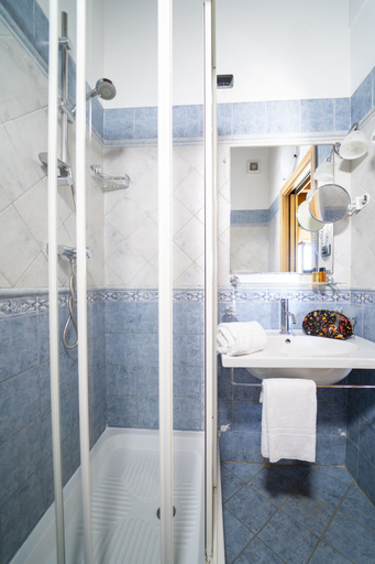 Bathroom 5, Hotel Villa Romana, Agrigento