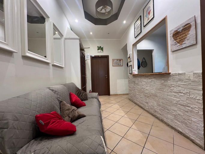 Public Area, Freedom Traveller Hostel, Rome