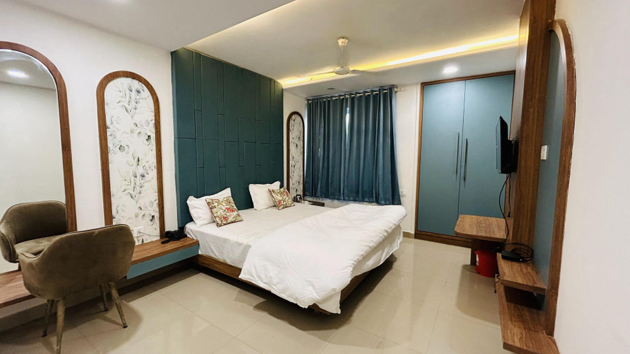 Bedroom 2, The Gamora Hotel, Gwalior