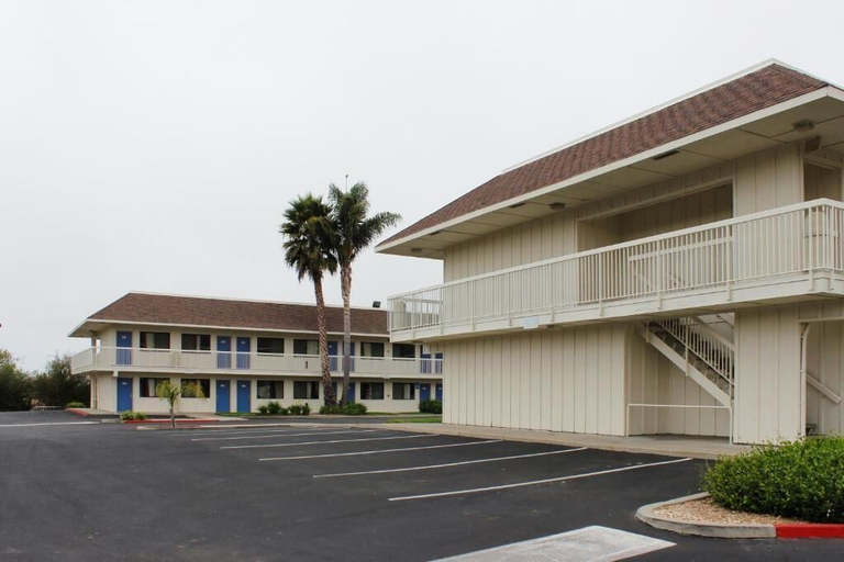 Exterior & Views 2, Motel 6 Pismo Beach, CA, San Luis Obispo